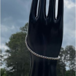 Rhodium Hollow round box 3mm